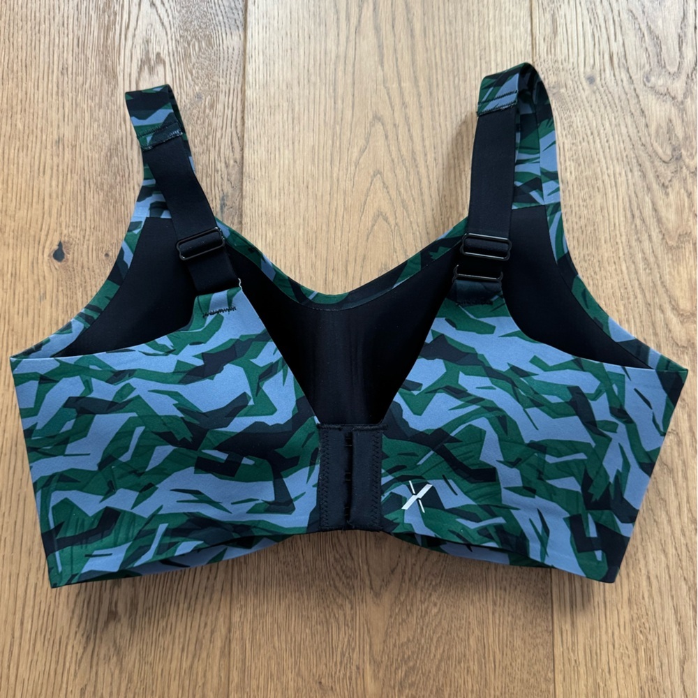 Knix Catalyst Sports Bra - Blue & Green Camoflauge - Size 6 (32DD, 34DD, 32E) - Picture 3 of 5